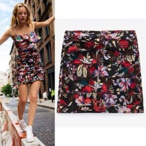 Zara NWT floral Mini Skirt  XS